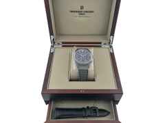 Frederique Constant Flyback Chronograph Manufacture Automatik Titan PVD-Schwarz 42mm schwarzes Zifferblatt Kautschukband FC-760DG4TH6 Full Set Occasion Neu – Herrenuhren Uhr mit Datum aus PVD beschichtet und Titan. Das Gehäuse ist rund und schwarz. Das Kautschuk / Kunststoff / Silikon Armband ist anthrazit. Das Zifferblatt ist ein Index in anthrazit. – Ansicht 5
