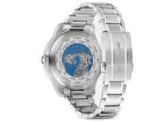 Montblanc 1858 GMT blau Edelstahlband – Herrenuhren Uhr mit Datum aus Edelstahl und Keramik. Das Gehäuse ist rund und silber. Das Edelstahlarmband ist silber. Das Zifferblatt ist arabisch Index und blau. – Ansicht 3