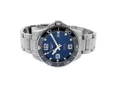 Longines HydroConquest Automatik Edelstahl 39mm blaues Zifferblatt Metallband L37804966 Full Set Occasion – Herrenuhren Uhr mit Datum aus Edelstahl und Keramik. Das Gehäuse ist rund und silber. Das Edelstahlarmband ist silber. Das Zifferblatt ist arabisch Index und blau.