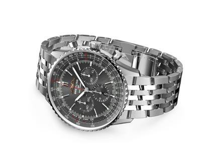 Breitling Navitimer B01 Chronograph 46 Edelstahl graues Zifferblatt Metallband – Herrenuhren Chronograph aus Edelstahl. Das Gehäuse ist rund und silber. Das Edelstahlarmband ist silber. Das Zifferblatt ist ein Index in grau. – Ansicht 2