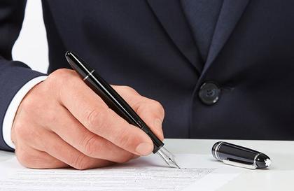 Montblanc Meisterstück LeGrand  Füllfederhalter Edelharz platinumbeschichtet – Schreibgeräte Füllfederhalter aus 585 Gelbgold und und platiniert. – Ansicht 4