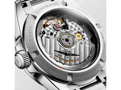 Longines Conquest Automatik Edelstahl 34mm grünes Zifferblatt Metallband – Damenuhren Uhr mit Datum aus Edelstahl. Das Gehäuse ist rund und silber. Das Edelstahlarmband ist silber. Das Zifferblatt ist ein Index in grün. – Ansicht 5