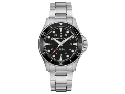 Hamilton Khaki Navy Scuba Automatic Edelstahl 43mm schwarzes Zifferblatt Metallband – Herrenuhren Uhr ohne Datum aus Edelstahl. Das Gehäuse ist rund und silber. Das Edelstahlarmband ist silber. Das Zifferblatt ist ein Index in schwarz.