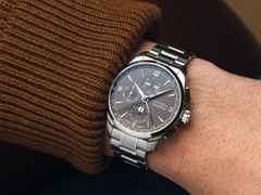Union Glashütte Belisar Chronograph Mondphase Automatik Edelstahl 42mm graues Zifferblatt Metallband – Herrenuhren Chronograph aus Edelstahl. Das Gehäuse ist rund und silber. Das Edelstahlarmband ist silber. Das Zifferblatt ist arabisch Index und grau. – Ansicht 5