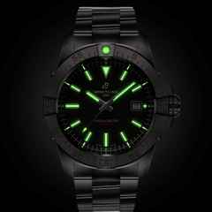 Breitling Avenger Automatik 42 Edelstahl schwarzes Zifferblatt Metallband – Herrenuhren Uhr mit Datum aus Edelstahl. Das Gehäuse ist rund und silber. Das Edelstahlarmband ist silber. Das Zifferblatt ist ein Index in schwarz. – Ansicht 6