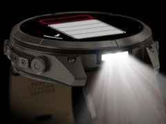 Garmin Fenix 9 Pro inReach Titan 51mm digitales Display braunes Lederband – Herrenuhren Uhr Multifunktion aus Leder und Titan. Das Gehäuse ist rund und grau. Das Lederarmband ist braun. Das Zifferblatt ist digital und schwarz. – Ansicht 8