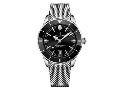 Breitling Superocean Heritage B31 Automatik Edelstahl 44mm schwarzes Zifferblatt Metallband – Herrenuhren Uhr mit Datum aus Edelstahl und Keramik. Das Gehäuse ist rund und silber. Das Edelstahlarmband ist silber. Das Zifferblatt ist ein Index in schwarz.