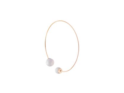 Meissen Pearl Collection  Armspange Roségold mit weißen Perlen aus Meissener Porzellan® 60mm – Armschmuck Armspange aus 750 Rotgold, Porzellan und und . – Ansicht 2