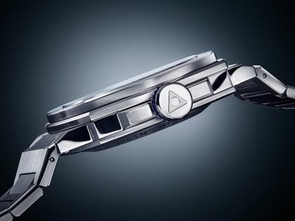Alpina Alpiner Extreme Automatik Edelstahl 39mm blaues Zifferblatt Metallband – Herrenuhren Uhr mit Datum aus Edelstahl. Das Gehäuse ist rund und silber. Das Edelstahlarmband ist silber. Das Zifferblatt ist ein Index in blau. – Ansicht 4