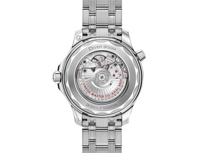 Omega Seamaster Diver 300M Automatik Edelstahl 42mm schwarzes Zifferblatt Metallband – Herrenuhren Uhr mit Datum aus Edelstahl und Keramik. Das Gehäuse ist rund und silber. Das Edelstahlarmband ist silber. Das Zifferblatt ist ein Index in schwarz. – Ansicht 4
