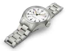 Hamilton Khaki Field Mechanical Power Reserve Handaufzug Edelstahl 40mm weißes Zifferblatt Metallband – Herrenuhren Uhr ohne Datum aus Edelstahl. Das Gehäuse ist rund und silber. Das Edelstahlarmband ist silber. Das Zifferblatt ist arabisch und weiß. – Ansicht 3