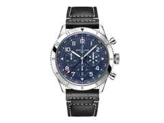 Breitling Super Avi B04 Chronograph GMT 46 Tribute to Vought F4U Corsair Automatik Edelstahl blaues Zifferblatt schwarzes Lederband – Herrenuhren Chronograph aus Edelstahl. Das Gehäuse ist rund und silber. Das Lederarmband ist schwarz. Das Zifferblatt ist arabisch und blau.