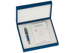 Montblanc Le Petit Prince Le Grand Happy Holiday Set Füllfederhalter mit Buch – Schreibgeräte Füllfederhalter aus 750 Gelbgold und und vergoldet.