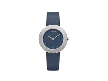 M&M Circle Line Matt Quarz Edelstahl 34mm blaues Zifferblatt blaues Lederband – Damenuhren Uhr ohne Datum aus Edelstahl. Das Gehäuse ist rund und silber. Das Lederarmband ist blau. Das Zifferblatt ist arabisch Index und blau.
