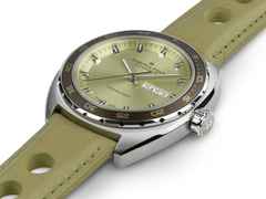 Hamilton American Classic Pan Europ Day Date Automatik Edelstahl 42 mm grünes Zifferblatt grünes Lederband – Herrenuhren Uhr mit Datum aus Edelstahl und Leder. Das Gehäuse ist rund und silber. Das Lederarmband ist grün. Das Zifferblatt ist ein Index in grün. – Ansicht 3