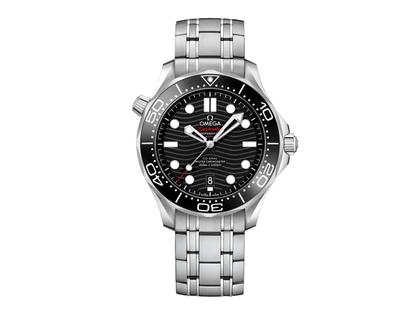 Omega Seamaster Diver 300M Automatik Edelstahl 42mm schwarzes Zifferblatt Metallband – Herrenuhren Uhr mit Datum aus Edelstahl und Keramik. Das Gehäuse ist rund und silber. Das Edelstahlarmband ist silber. Das Zifferblatt ist ein Index in schwarz.