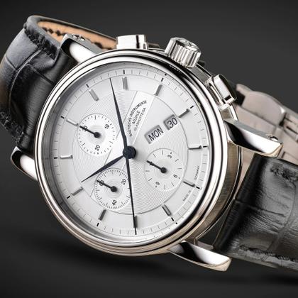 Mühle Glashütte Teutonia II Chronograph Automatik Edelstahl 42mm silbernes Zifferblatt schwarzes Lederband – Herrenuhren Chronograph aus Edelstahl. Das Gehäuse ist rund und silber. Das Lederarmband Kroko / Alligator ist schwarz. Das Zifferblatt ist ein Index in silber. – Ansicht 3
