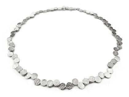 Juwelier Roller Susanna Kuschek Collier Silber strukturiert 42cm – Halsschmuck Collier aus 925 Silber.