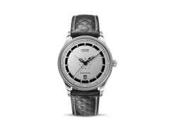 Union Glashütte Noramis Datum Deutschland Klassik 2025 Limitierte Edition Automatik Edelstahl 40mm Felgendesign Zifferblatt schwarzes Lederband – Herrenuhren Uhr mit Datum aus Edelstahl und Leder. Das Gehäuse ist rund und silber. Das Lederarmband ist schwarz. Das Zifferblatt ist ohne Zeichen und schwarz.