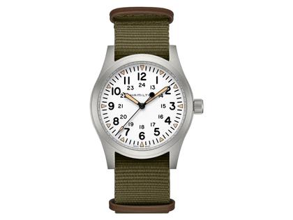 Hamilton Khaki Field Mechanical Handaufzug Edelstahl 42mm weißes Zifferblatt olivgrünes Textilband – Herrenuhren Uhr ohne Datum aus Edelstahl. Das Gehäuse ist rund und silber. Das Textilarmband ist grün. Das Zifferblatt ist arabisch und weiß.