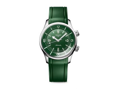 Longines Legend Diver GMT Chronometer Automatik Edelstahl 39mm grünes Zifferblatt grünes Kautschukband – Herrenuhren Uhr ohne Datum aus Edelstahl. Das Gehäuse ist rund und silber. Das Kautschuk / Kunststoff / Silikon Armband ist grün. Das Zifferblatt ist arabisch Index und grün.