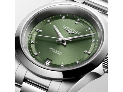 Longines Conquest Automatik Edelstahl 34mm grünes Zifferblatt Metallband – Damenuhren Uhr mit Datum aus Edelstahl. Das Gehäuse ist rund und silber. Das Edelstahlarmband ist silber. Das Zifferblatt ist ein Index in grün. – Ansicht 6