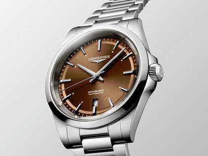 Longines Conquest Automatik Edelstahl 41mm braunes Zifferblatt Metallband – Herrenuhren Uhr mit Datum aus Edelstahl. Das Gehäuse ist rund und silber. Das Edelstahlarmband ist silber. Das Zifferblatt ist ein Index in braun. – Ansicht 2
