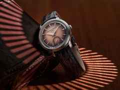 Frederique Constant Classics Moneta Handaufzug Edelstahl 38,5mm braunes Zifferblatt schwarzes Lederband limitiert – Herrenuhren Uhr ohne Datum aus Edelstahl und Leder. Das Gehäuse ist rund und silber. Das Lederarmband ist schwarz. Das Zifferblatt ist ein Index in braun. – Ansicht 7