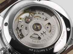 Hamilton Jazzmaster Open Heart Automatik Edelstahl 40mm rotes Zifferblatt rotbraunes Lederband – Herrenuhren Uhr ohne Datum aus Edelstahl und Leder. Das Gehäuse ist rund und silber. Das Lederarmband ist braun. Das Zifferblatt ist ein Index in rot. – Ansicht 5