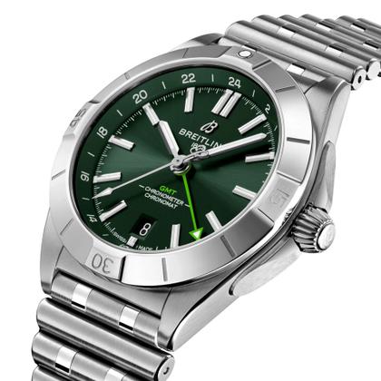 Breitling Chronomat Automatic GMT 40 Deutschland Edition grünes Zifferblatt Metallband – Herrenuhren Uhr mit Datum aus 950 Platin und Edelstahl. Das Gehäuse ist rund und silber. Das Edelstahlarmband ist silber. Das Zifferblatt ist ein Index in grün. – Ansicht 2