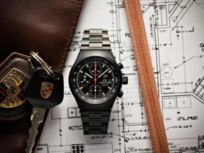 Porsche Design Chronograph 1 - Hodinkee 2024 Limited Edition Automatik Titan beschichtet 41mm schwarzes Zifferblatt Metallband beschichtet – Herrenuhren Chronograph aus Titan und Titancarbid beschichtet. Das Gehäuse ist rund und schwarz. Das Titanarmband ist schwarz. Das Zifferblatt ist arabisch Index und schwarz. – Ansicht 11