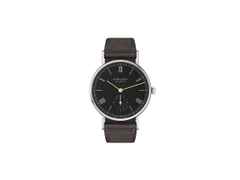 Nomos Glashütte Ludwig 33 Noir Handaufzug Edelstahl schwarzes Zifferblatt schwarzes Lederband Glasboden – Damenuhren Uhr ohne Datum aus Edelstahl und Leder. Das Gehäuse ist rund und silber. Das Lederarmband ist schwarz. Das Zifferblatt ist römisch Index und schwarz.