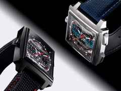 TAG Heuer Monaco Evergraph Automatik Titan DLC-Schwarz 40mm skelettiertes Zifferblatt schwarzes Kautschukband – Herrenuhren Chronograph aus DLC beschichtet und Titan. Das Gehäuse ist quadratisch und schwarz. Das Kautschuk / Kunststoff / Silikon Armband ist schwarz. Das Zifferblatt ist ein Index in schwarz. – Ansicht 6