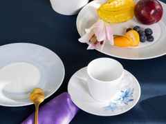 Meissen Giant Bloom Espressotasse "Schmucklilie" – Porzellanwaren Tafelporzellan in weiß und aus Porzellan. – Ansicht 4