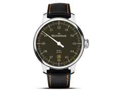 MeisterSinger No 03 40 mm schwarz – Herrenuhren Uhr mit Datum aus Edelstahl und Leder. Das Gehäuse ist rund und silber. Das Lederarmband ist schwarz. Das Zifferblatt ist arabisch und schwarz.