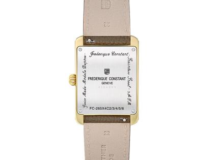 Frederique Constant Classics Carree Calendar Moonphase Quarz Edelstahl GG-PVD 42x30mm weißes Zifferblatt braunes Lederband – Herrenuhren Uhr mit Datum aus Edelstahl, Leder und PVD beschichtet. Das Gehäuse ist rechteckig und gelbgold. Das Lederarmband ist braun. Das Zifferblatt ist ein Index in weiß. – Ansicht 3