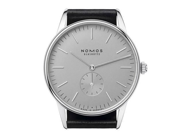 Nomos Glashütte Orion 38 Handaufzug Edelstahl 38mm graues Zifferblatt schwarzes Lederband Glasboden – Herrenuhren Uhr ohne Datum aus Edelstahl und Leder. Das Gehäuse ist rund und silber. Das Lederarmband ist schwarz. Das Zifferblatt ist ein Index in grau. – Ansicht 3