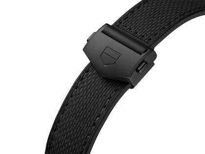 TAG Heuer Monaco Chronograph Automatik Titan 39mm skelettiertes Zifferblatt schwarzes Kautschuk-Lederband – Herrenuhren Chronograph aus DLC beschichtet und Titan. Das Gehäuse ist quadratisch und schwarz. Das Kautschuk / Kunststoff / Silikon Armband ist schwarz. Das Zifferblatt ist ein Index in schwarz. – Ansicht 4