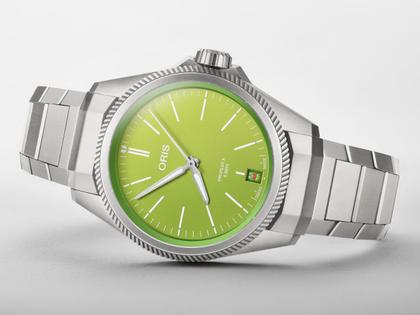 Oris ProPilot X Kermit Automatik Titan 39mm grünes Zifferblatt Metallband – Herrenuhren Uhr mit Datum aus Titan. Das Gehäuse ist rund und grau. Das Titanarmband ist grau. Das Zifferblatt ist ein Index in grün. – Ansicht 5