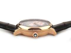 Montblanc Star Legacy Orbis Terrarum Limited Edition Automatik Roségold 43mm Lederband MB126109 Full Set Occasion – Herrenuhren Uhr ohne Datum aus 750 Rotgold. Das Gehäuse ist rund und roségold. Das Lederarmband Kroko / Alligator ist braun. Das Zifferblatt ist arabisch Index und braun. – Ansicht 3