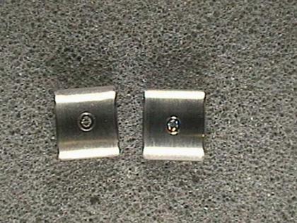 Ohrstecker – Ohrschmuck Ohrstecker aus 750 Gelbgold, Edelstahl und und .