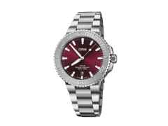 Oris Aquis Date Automatik Edelstahl 41,5mm rotes Zifferblatt Metallband – Herrenuhren Uhr mit Datum aus Edelstahl. Das Gehäuse ist rund und silber. Das Edelstahlarmband ist silber. Das Zifferblatt ist ein Index in rot.