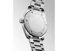 Longines Spirit Pilot Automatik Edelstahl 39mm schwarzes Zifferblatt Metallband – Herrenuhren Uhr ohne Datum aus Edelstahl. Das Gehäuse ist rund und silber. Das Edelstahlarmband ist silber. Das Zifferblatt ist arabisch und schwarz. – Ansicht 3