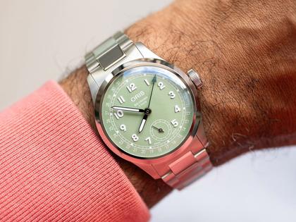 Oris Big Crown Pointer Date Calibre 403 Automatik Edelstahl 40mm grünes Zifferblatt Metallband – Herrenuhren Uhr mit Datum aus Edelstahl. Das Gehäuse ist rund und silber. Das Edelstahlarmband ist silber. Das Zifferblatt ist arabisch und grün. – Ansicht 10