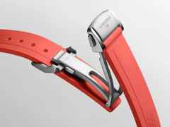 Longines Conquest Automatik Edelstahl 34mm silberfarbenes Zifferblatt orangefarbenes Kautschukband – Damenuhren Uhr mit Datum aus 750 Rotgold, Edelstahl und Kautschuk. Das Gehäuse ist rund und silber. Das Kautschuk / Kunststoff / Silikon Armband ist orange. Das Zifferblatt ist ein Index in silber. – Ansicht 6