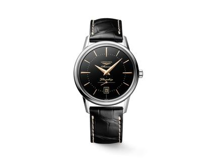 Longines Heritage Flagship Automatik Edelstahl 38,5mm schwarzes Zifferblatt schwarzes Zifferblatt – Herrenuhren Uhr mit Datum aus Edelstahl. Das Gehäuse ist rund und silber. Das Lederarmband Kroko / Alligator ist schwarz. Das Zifferblatt ist ein Index in schwarz.