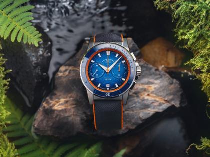 Mühle Glashütte Sportivo Active Chronograph Automatik Edelstahl 42,5mm blaues Zifferblatt blaues Leder-Kautschukband – Herrenuhren Chronograph aus Edelstahl, Kautschuk, Keramik und Leder. Das Gehäuse ist rund und silber. Das Kautschuk / Kunststoff / Silikon Armband ist blau. Das Zifferblatt ist ein Index in blau. – Ansicht 4