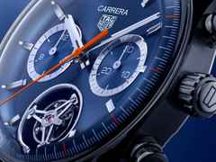 TAG Heuer Carrera Chronograph Tourbillon Automatik Edelstahl 42mm blaues Zifferblatt blaues Lederband – Herrenuhren Chronograph aus Edelstahl und Leder. Das Gehäuse ist rund und silber. Das Lederarmband ist blau. Das Zifferblatt ist ein Index in blau. – Ansicht 6