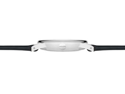 Nomos Glashütte Orion neomatik New Black Automatik Edelstahl 36mm schwarzes Zifferblatt schwarzes Lederband Glasboden – Herrenuhren Uhr ohne Datum aus Edelstahl und Leder. Das Gehäuse ist rund und silber. Das Lederarmband ist schwarz. Das Zifferblatt ist ein Index in schwarz. – Ansicht 3