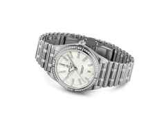 Breitling Chronomat Automatic 36 Edelstahl weißes Zifferblatt mit Brillanten Metallband – Damenuhren Uhr mit Datum aus Edelstahl. Das Gehäuse ist rund und silber. Das Edelstahlarmband ist silber. Das Zifferblatt ist ein Index in weiß. – Ansicht 2